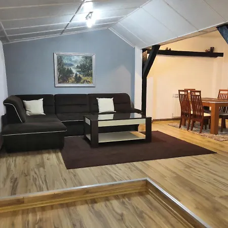 Prime Location In Old Town Apartment *